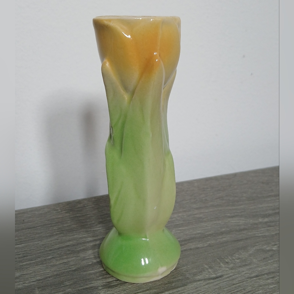 Shawnee Pottery Tulip Bud Vase 1115 USA Yellow Green Figural 1930s Art Nouveau